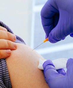 Trzecia dawka szczepionki przeciwko COVID-19. Ekspertka chwali rząd