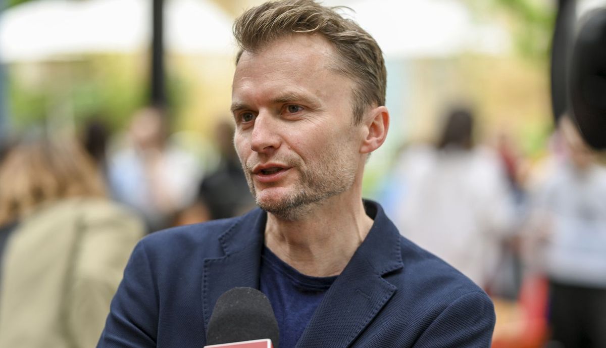 Piotr Jacoń nie kryje oburzenia dotacją Ministerstwa Kultury dla transfobicznej książki  