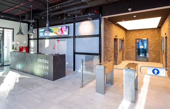 Dentsu Aegis Network Polska: gwarancja zatrudnienia, obniżki wynagrodzeń do 20 proc.