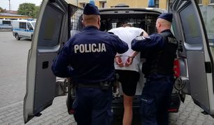 Warszawa. Dusił konkubinę paskiem od szlafroka. Przeżyła, bo udawała martwą