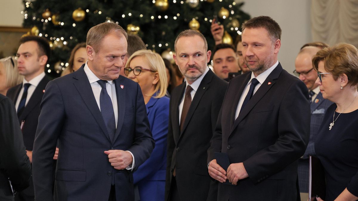 Donald Tusk, Krzysztof Hetman, Marcin Kierwi�ski
Pawe� Supernak
gabinetu, nowa Rada Ministr�w, nowego rz�du, pa�ac prezydencki, polityk, polityka, powo�ania, prezes rady ministr�w, prezesa rady ministr�w, rady ministr�w, rz�du Tuska, szef rz�du, szefa rz�du, zaprzysi�enia, zaprzysi�enie, zaprzysi�enie rz�du