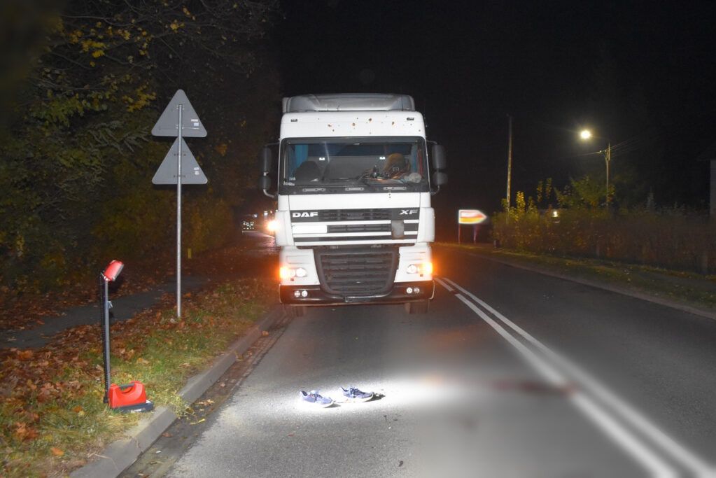 Nosarzewo Borowe: Śmiertelne potrącenie pieszego przez ciężarówkę