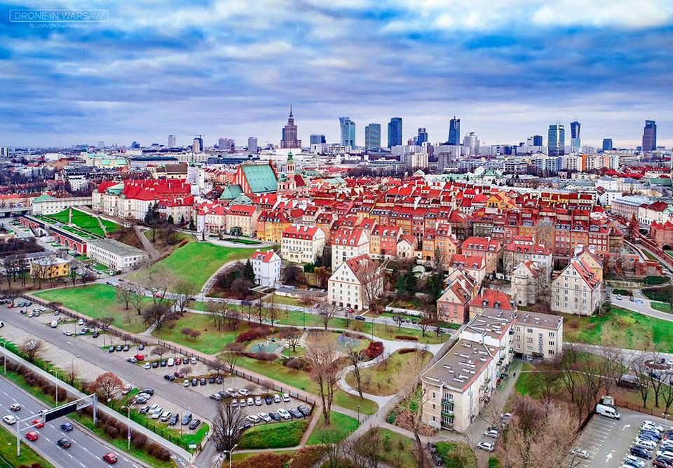 Warszawa z lotu ptaka wygląda przepięknie. Poznajcie wizję Drone in Warsaw 14