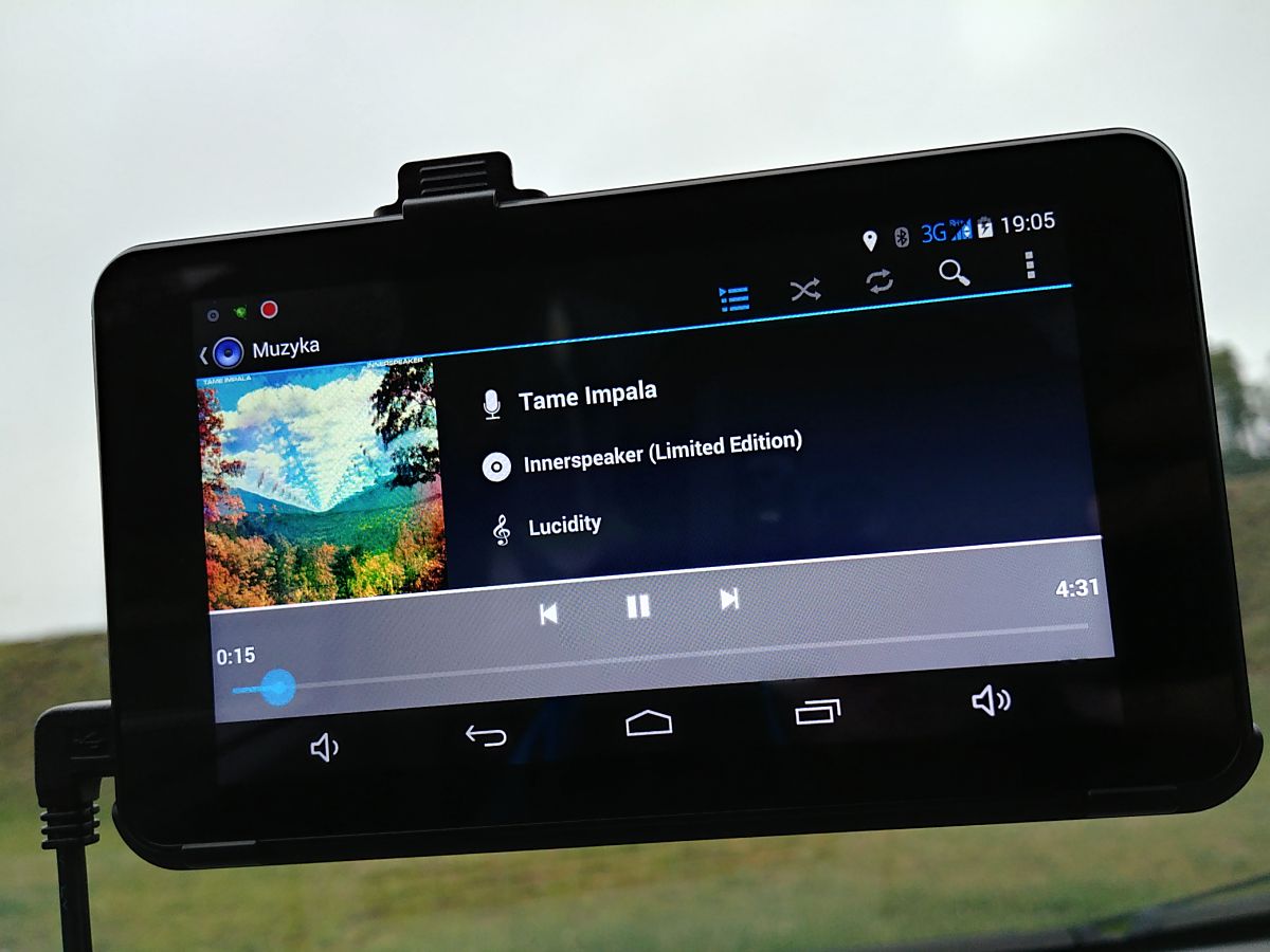 Navitel RE900 Combo – test samochodowej nawigacji, rejestratora i tabletu w jednym 9