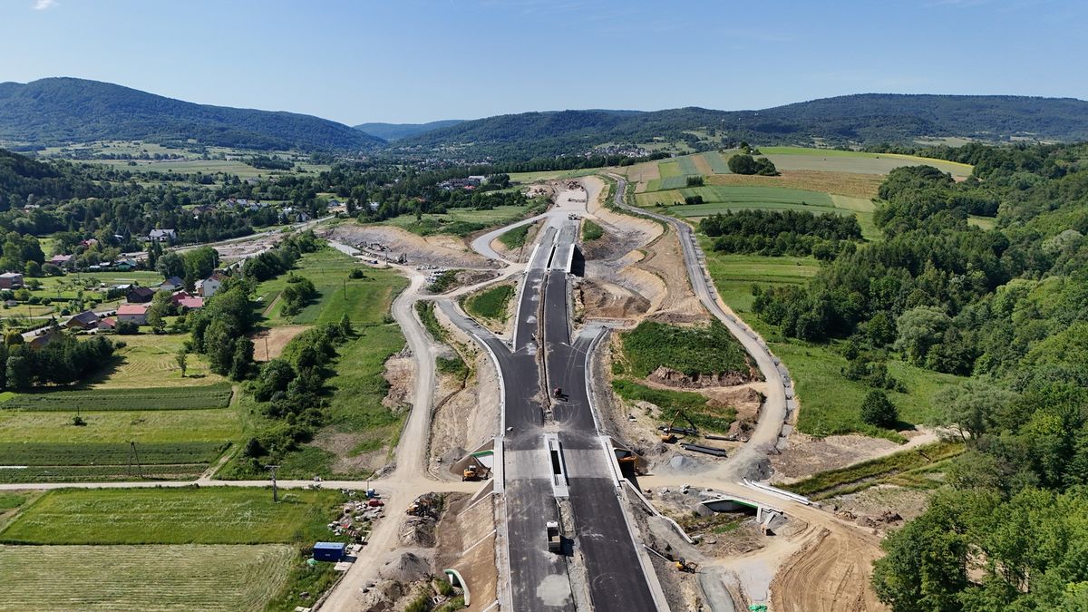 Nowe przepisy będą mogły być stosowane m.in. przy przetargach na budowę nowych dróg - zdjęcie ilustracyjne