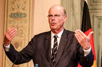 Francja u progu chaosu. Minister gospodarki kreśli scenariusz na upadek rządu