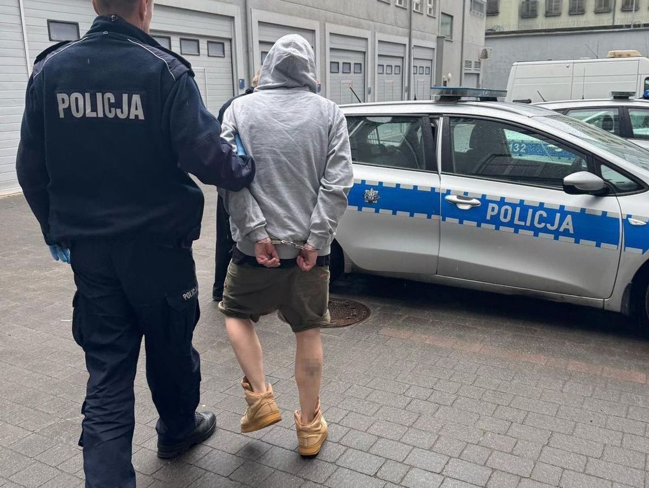 Groziła koleżance nożem, prześladowała Białorusina. Została zatrzymana