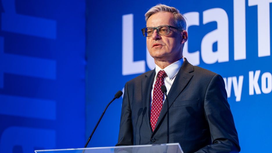 Właściciele i zarządcy budynków wielorodzinnych uszkodzonych w wyniku ubiegłorocznej powodzi mogą ubiegać się o premię powodziową. Bank Gospodarstwa Krajowego sfinansuje nawet 70 proc. kosztów remontu.
Na zdjęciu: prezes BGK, Mirosław Czekaj
