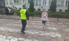 Próba porwania 8-latki przy szkole. Obława na podejrzanego