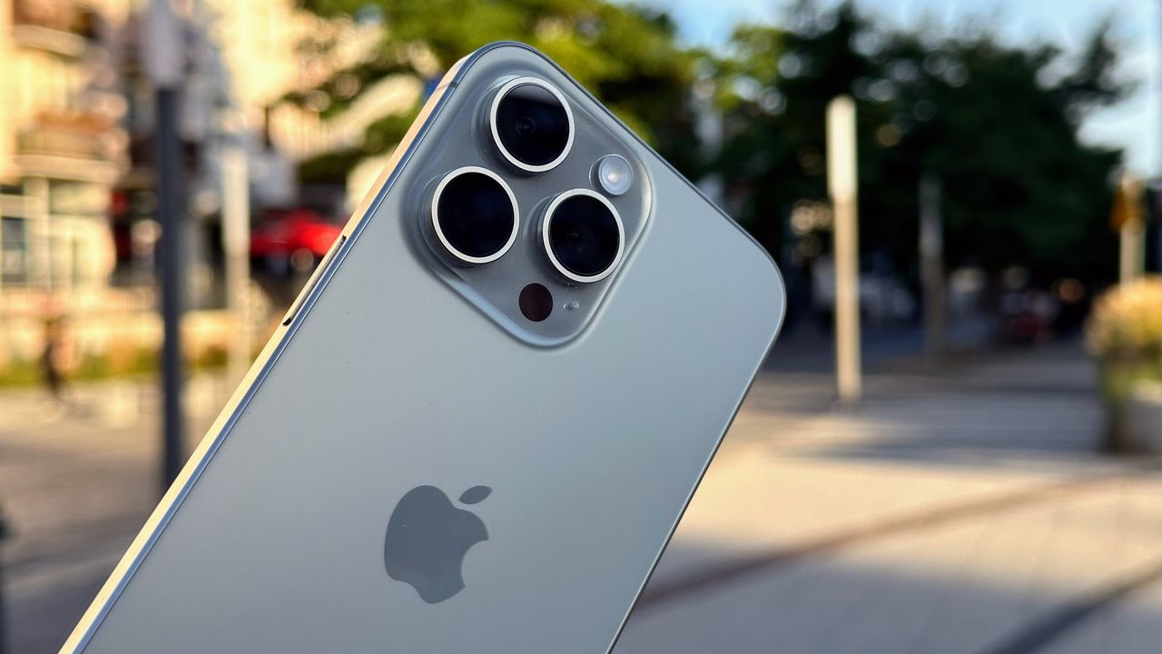 iPhone 15 Pro Max rozrusza zoom w smartfonach. Na reakcję konkurencji nie trzeba było długo czekać