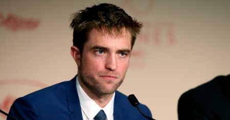 Robert Pattinson odmówił zagrania sceny... SEKSU Z PSEM. "Reżyser powiedział, żebym nie zachowywał się jak pi*da!"