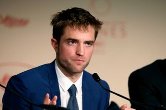 Robert Pattinson odmówił zagrania sceny... SEKSU Z PSEM. "Reżyser powiedział, żebym nie zachowywał się jak pi*da!"