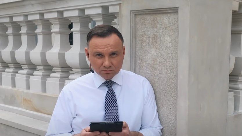 Andrzej Duda w hot16challenge