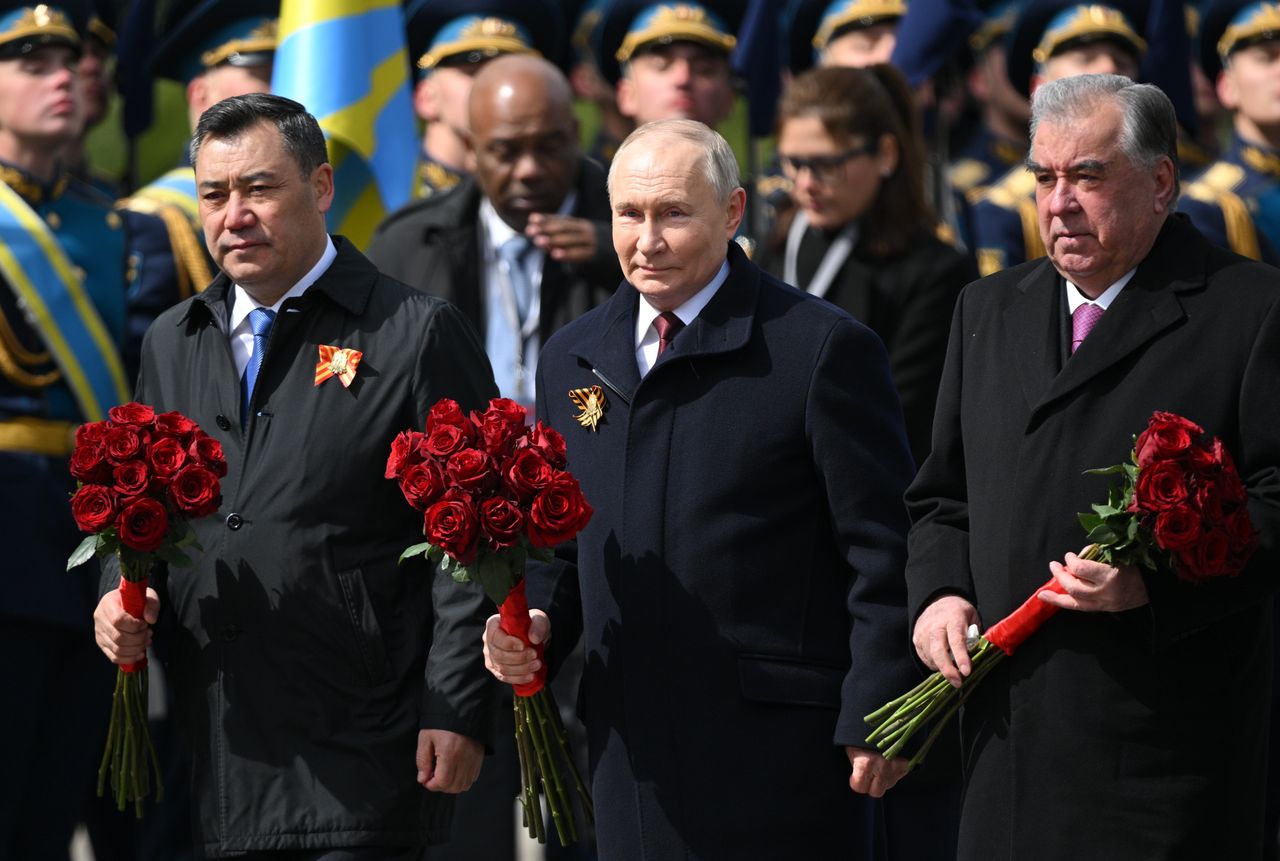 Sadyr Dzhaparov, Vladimir Putin, and Emomali Rahmon during the Victory Day celebrations