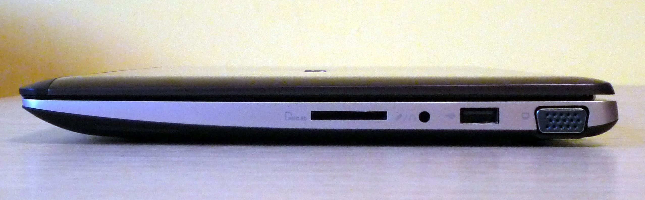 Asus VivoBook X202E – tani, dotykowy maluch z Windows 8 [test] 7