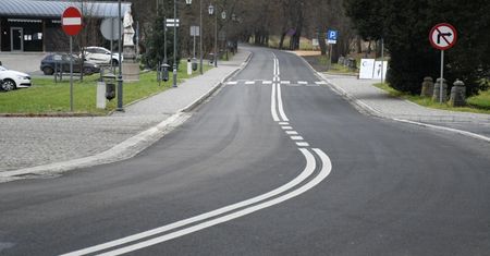 Rudy Raciborskie. Koniec z dziurami. Droga gminna – ulice Cysterska i Sobieskiego - przeszły gruntowną modernizację