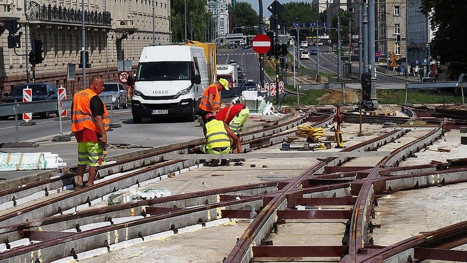 Na skrzyżowaniu Zachodniej i Ogrodowej prace idą pełną parą, mimo to szybko tramwaje tu nie wrócą
