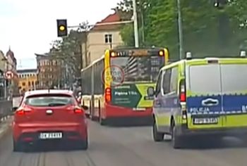 Kierowca autobusu miejskiego nagrany. Reakcja policji
