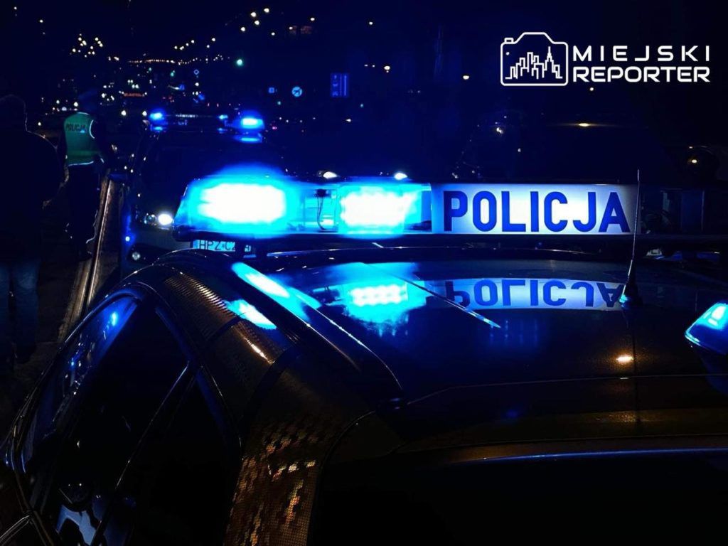 Pościg w Warszawie. Nietrzeźwy kierowca potrącił policjanta