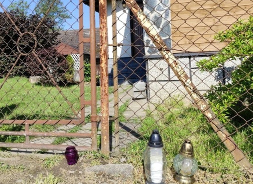 Szok we wsi po śmierci czterolatki. "Patrzę na te znicze i ryczę"