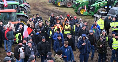 Ukraina chce złagodzić spór z Polską. Stawia warunek