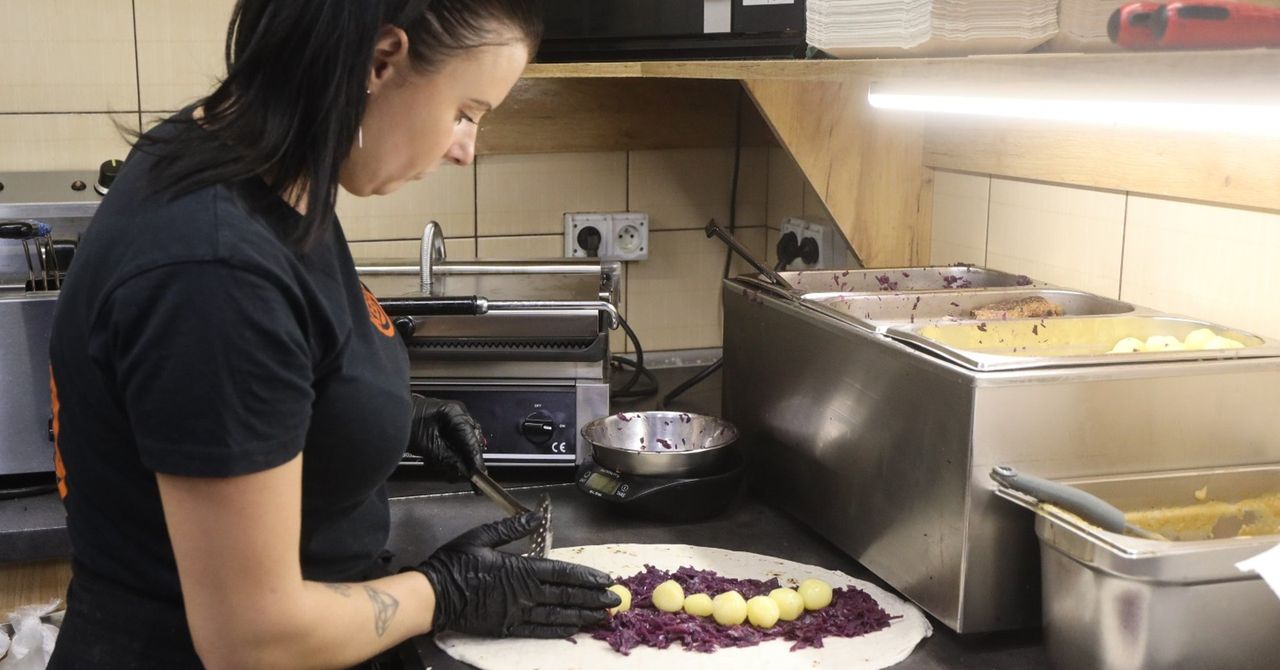 Rybnik: To najdziwniejszy kebab w Polsce. Kupisz go tylko na Śląsku. Ustawiają się kolejki