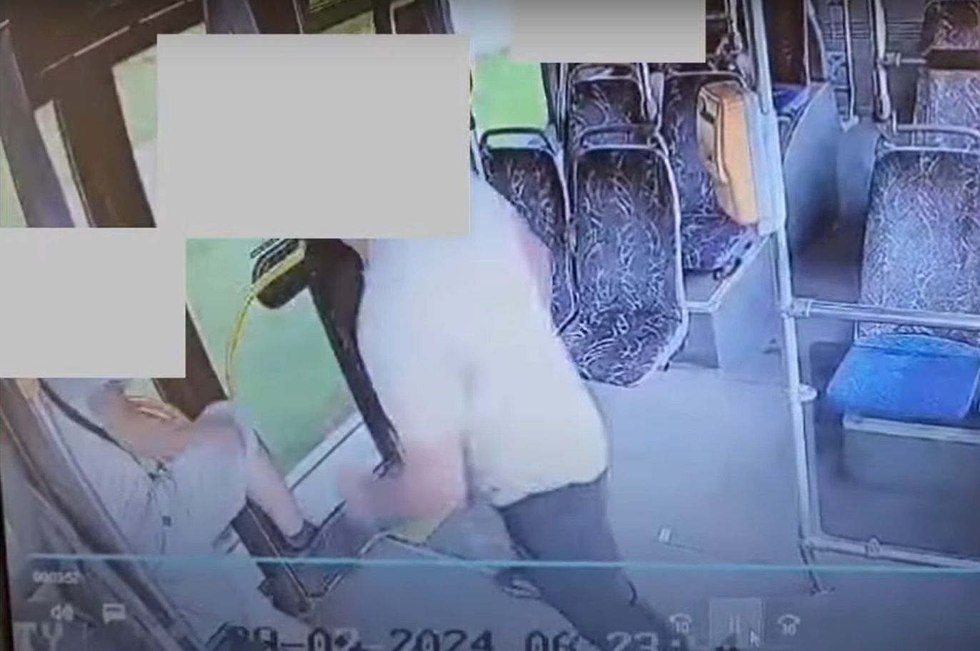 Nagranie z brutalnego napadu na kontrolera biletów w Koszalinie