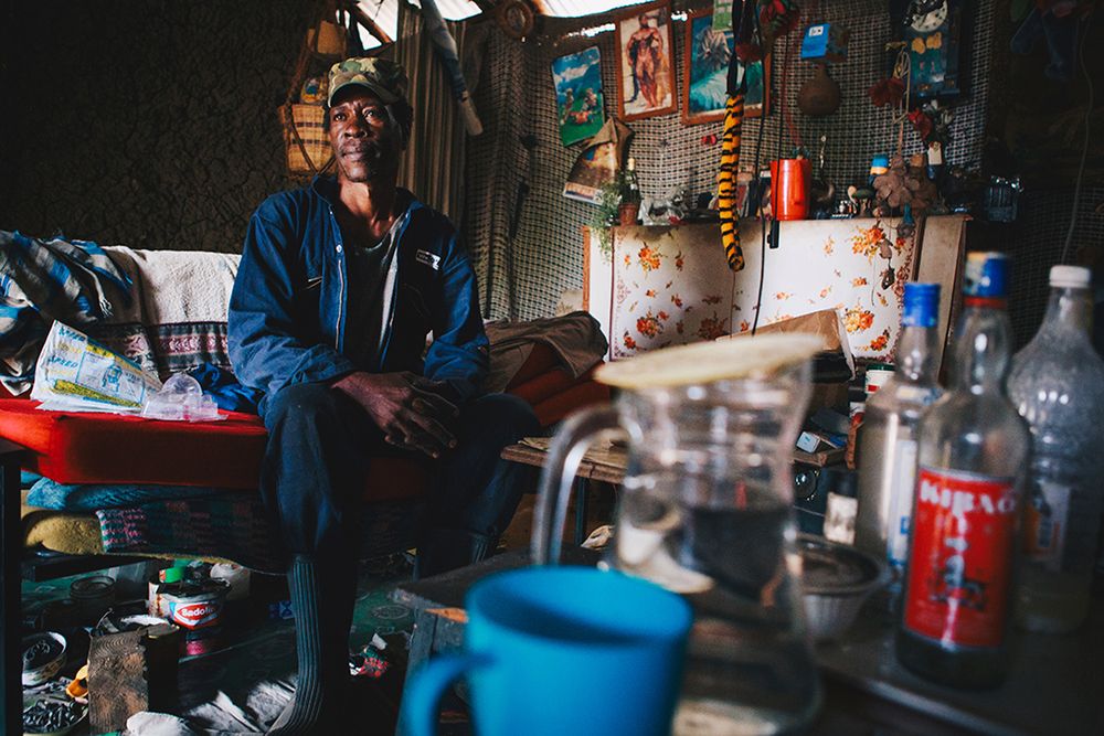 Bruno Roseti odwiedził i sfotografował fascynujące życie plemienia Luo 4