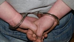 Katowice: 21-letni wnuk znęcał się nad babcią i nieletnią siostrą