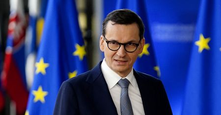 Premier Morawiecki straszy Polaków drożyzną po przyjęciu euro. Oto jaka jest prawda