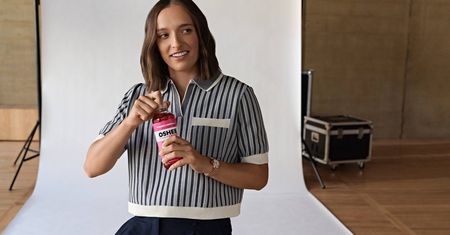 „Hydrate for Great Moments” - nowa kampania OSHEE z Igą Świątek