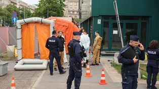 Warszawscy policjanci rozpoczęli ćwiczenia w rejonie wieżowca Intraco. Do kiedy potrwają?