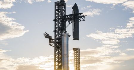SpaceX: Musk zapowiada próbę złapania obu stopni Starshipa w jednym locie