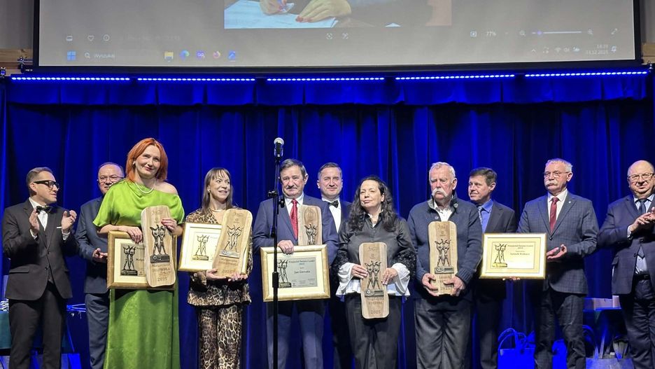 Nagrodzeni tytułami Przyjaciel Świata i Ludzi podczas gali, Więcej na kolejnych zdjęciach