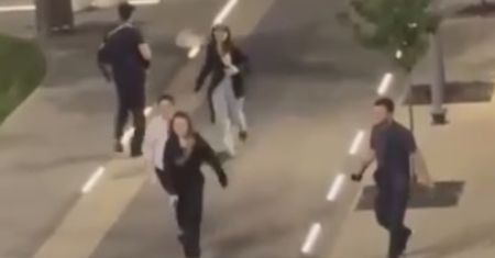 Alarm w Rosji. Podjechał czarny SUV. Ludzie uciekali