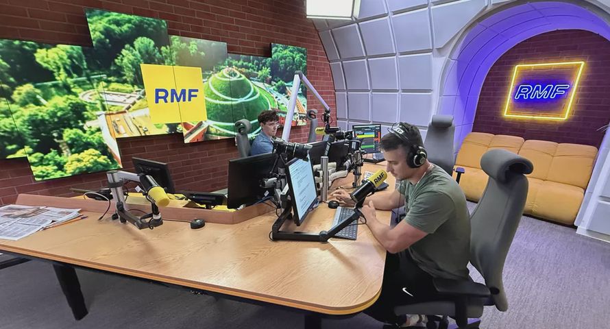 Grupa RMF podnosi ceny reklam. Ile za spot w RMF FM?