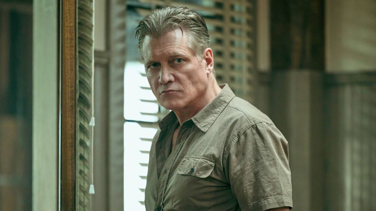 Holt McCanally w serialu "Nabrzeże"