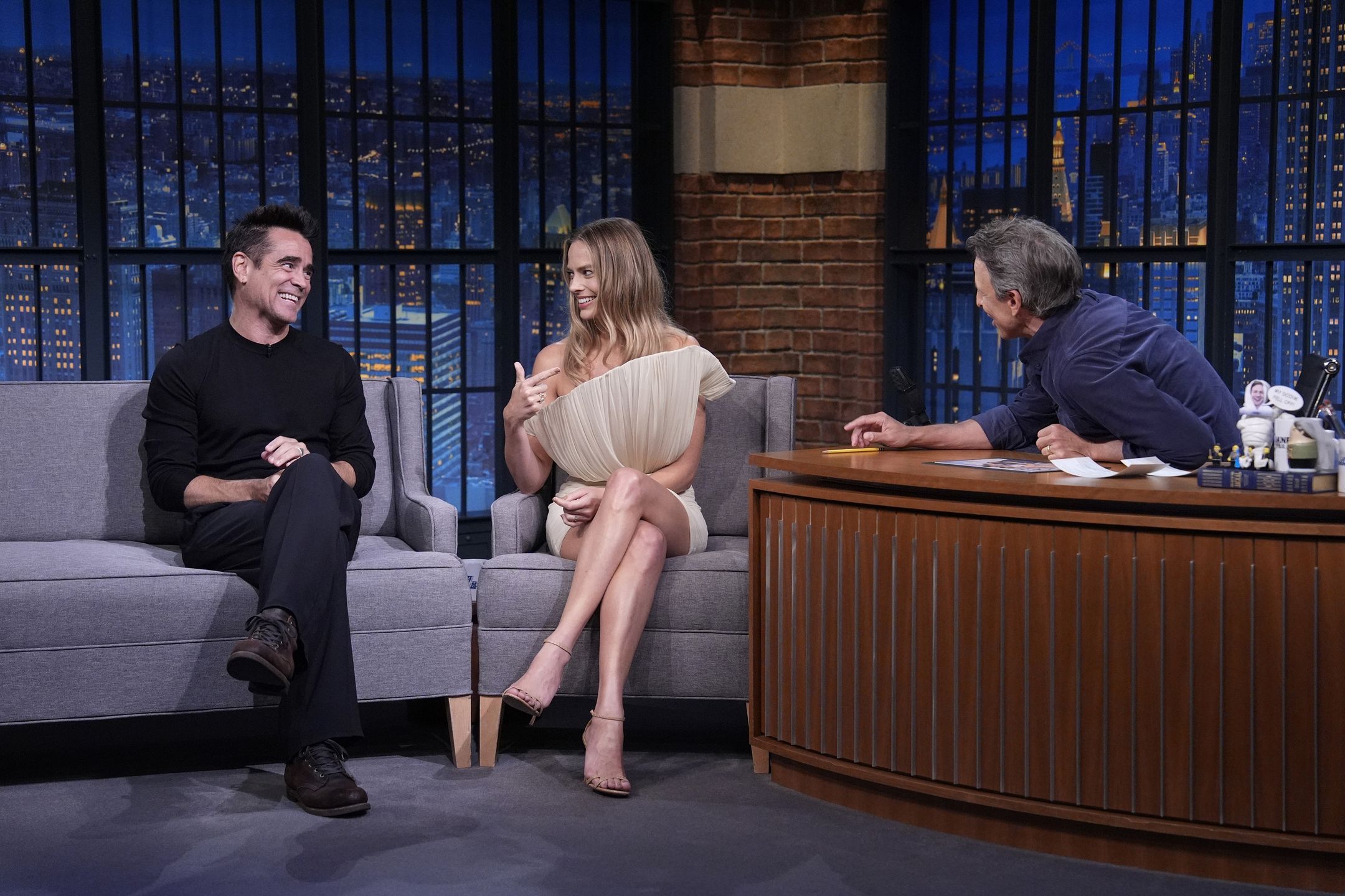 Colin Farrell i Margot Robbie w "Late Night with Seth Meyers"