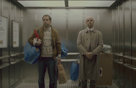 IKEA pokazuje, że święta da się spędzić nawet w windzie