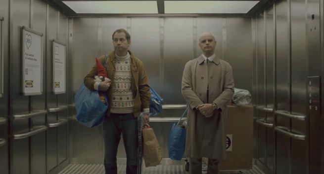 IKEA pokazuje, że święta da się spędzić nawet w windzie