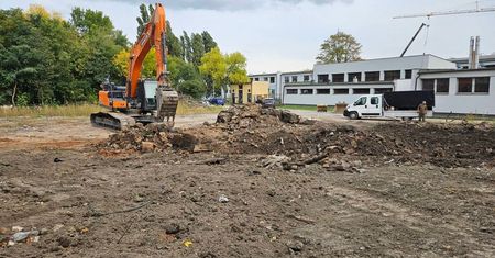 Po zespole farbiarni i łaźni przy ul. Farbiarskiej został już tylko gruz. Wkrótce ruszy tu budowa apartamentów Stara Farbiarnia