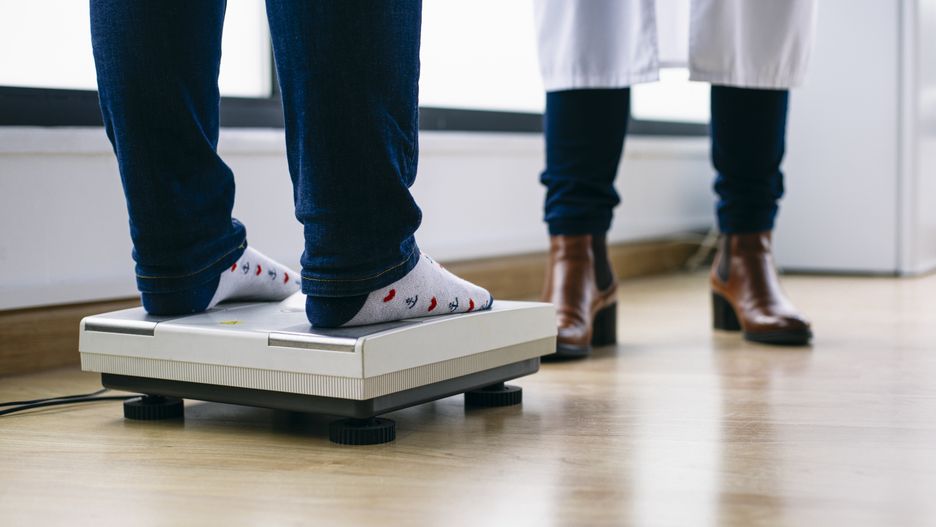 Naukowcy odkryli rzadkie różnice genetyczne, które mogą zwiększyć ryzyko otyłości nawet sześciokrotnie.