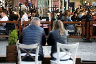 Pół litra wody za darmo. Posłowie chcą zmian w restauracjach