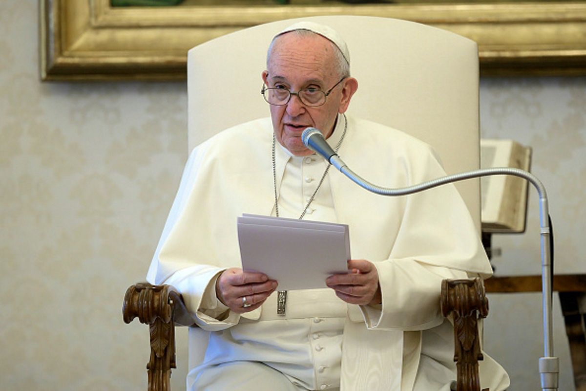 E-lekcje docenione przez papieża Franciszka. Dlaczego lekcje w domu są trudne?