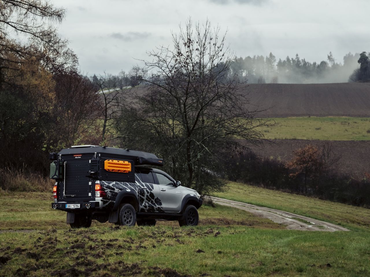 Toyota Hilux Expedition