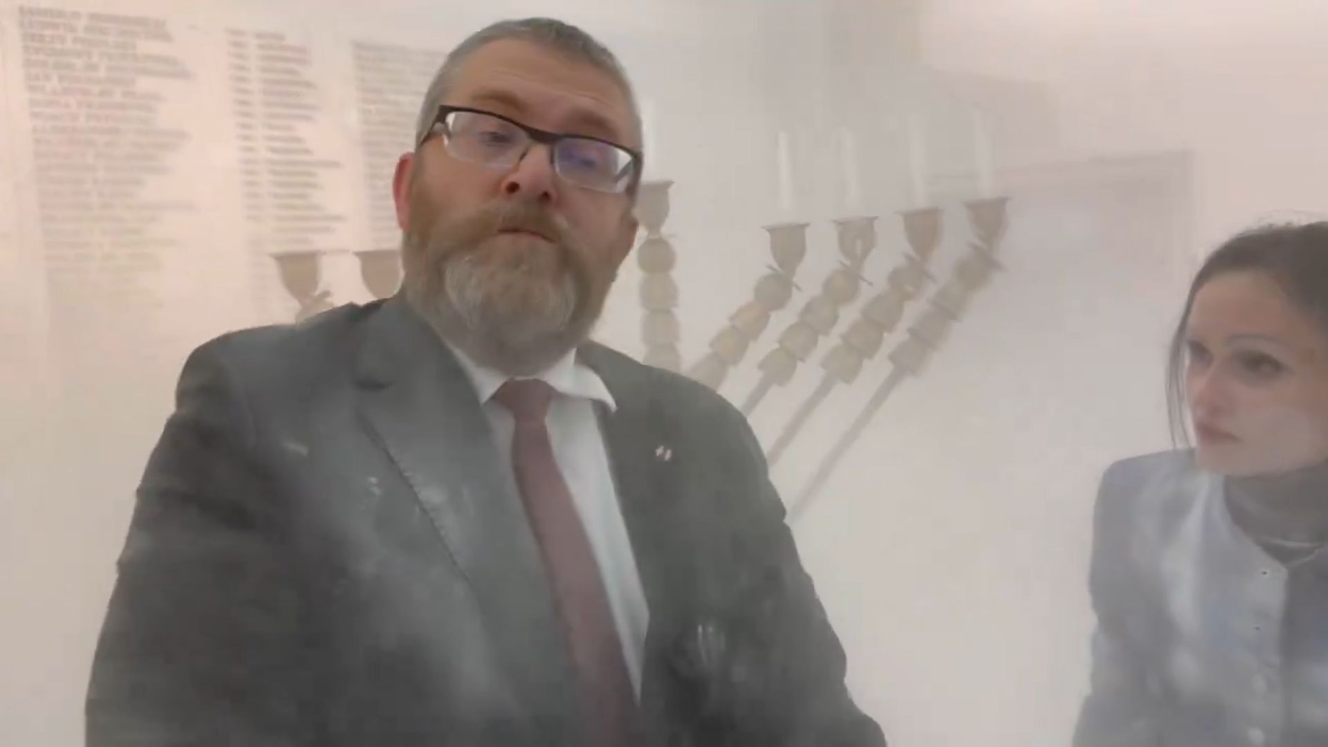 Skandal w Sejmie. Grzegorz Braun użył gaśnicy