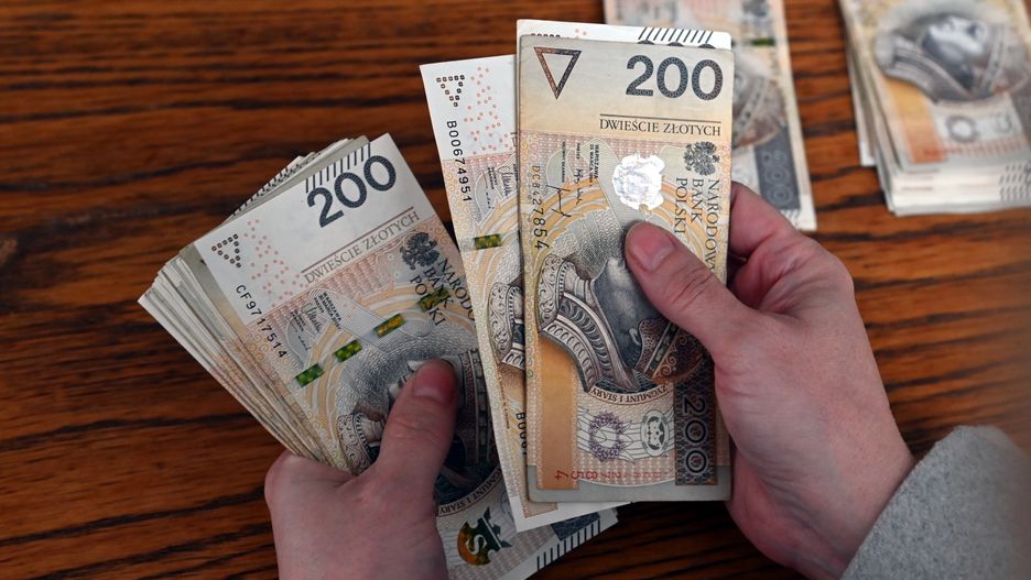 banknoty pieniądze, kredyty