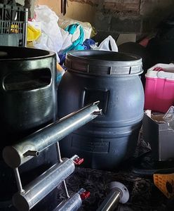 Miał bimbrownię na poddaszu. Tłumaczył, że potrzebuje trunku do rozliczeń z pracownikami