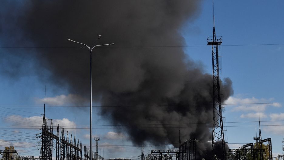 Russian missile strike in Lviv
Smoke rises over power lines after Russian missile strikes, amid Russia's attack on Ukraine, in Lviv, Ukraine October 10, 2022,Image: 729521518, License: Rights-managed, Restrictions: , Model Release: no, Credit line: STRINGER / Reuters / Forum
STRINGER / Reuters / Forum
war, category_code_europ, category_code_war