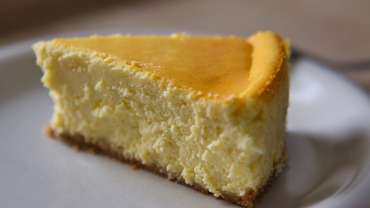 Puszysty i wilgotny sernik budzi najprzyjemniejsze wspomnienia